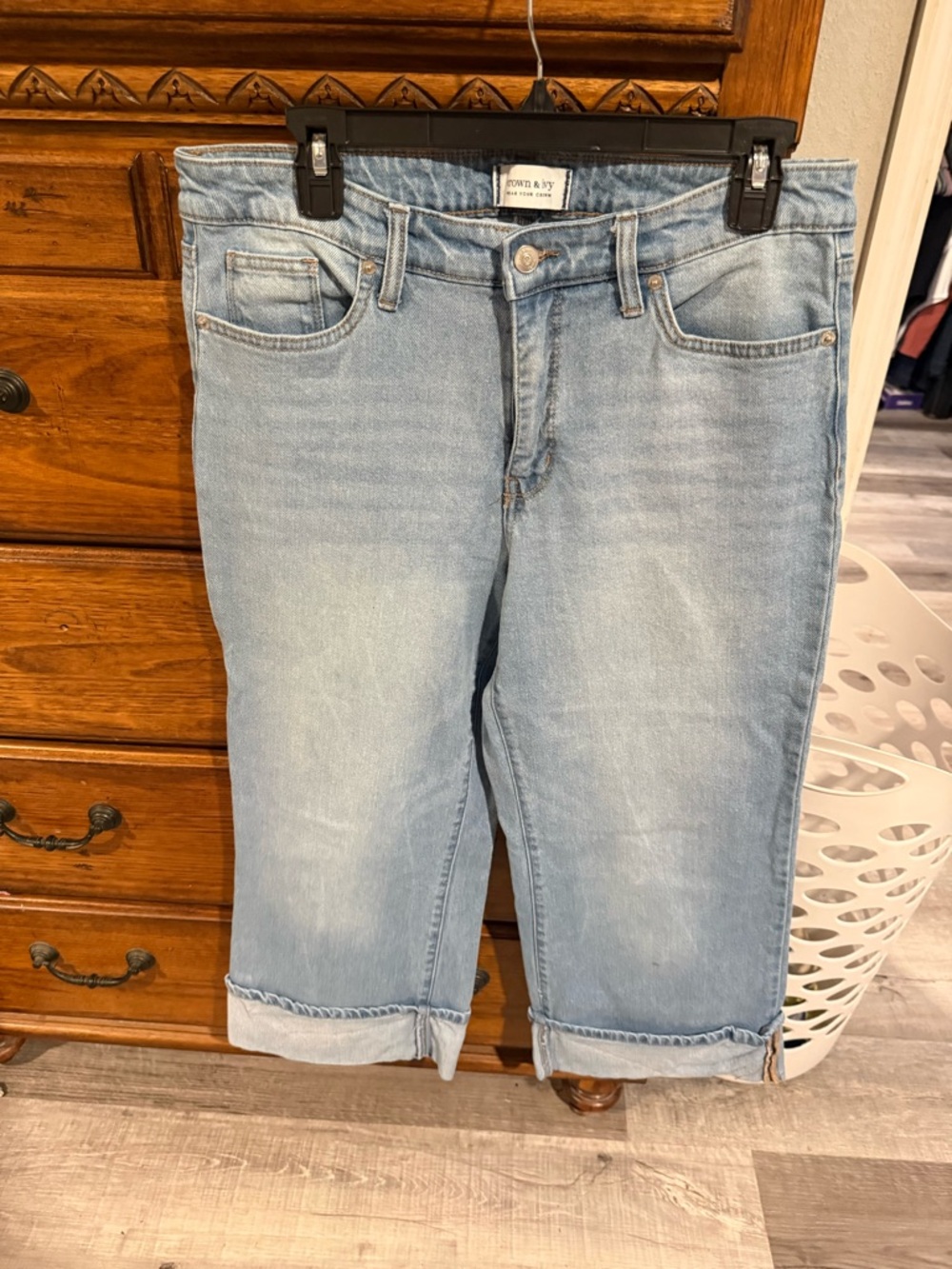 crown & ivy Light Blue Cropped Jeans